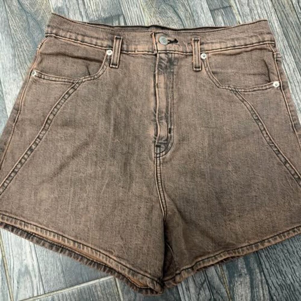 Levi Strauss Women’s Signature vintage night rise denim shorts - size 6